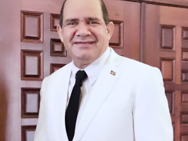 Nando defiende su trayectoria ante intento de difamación