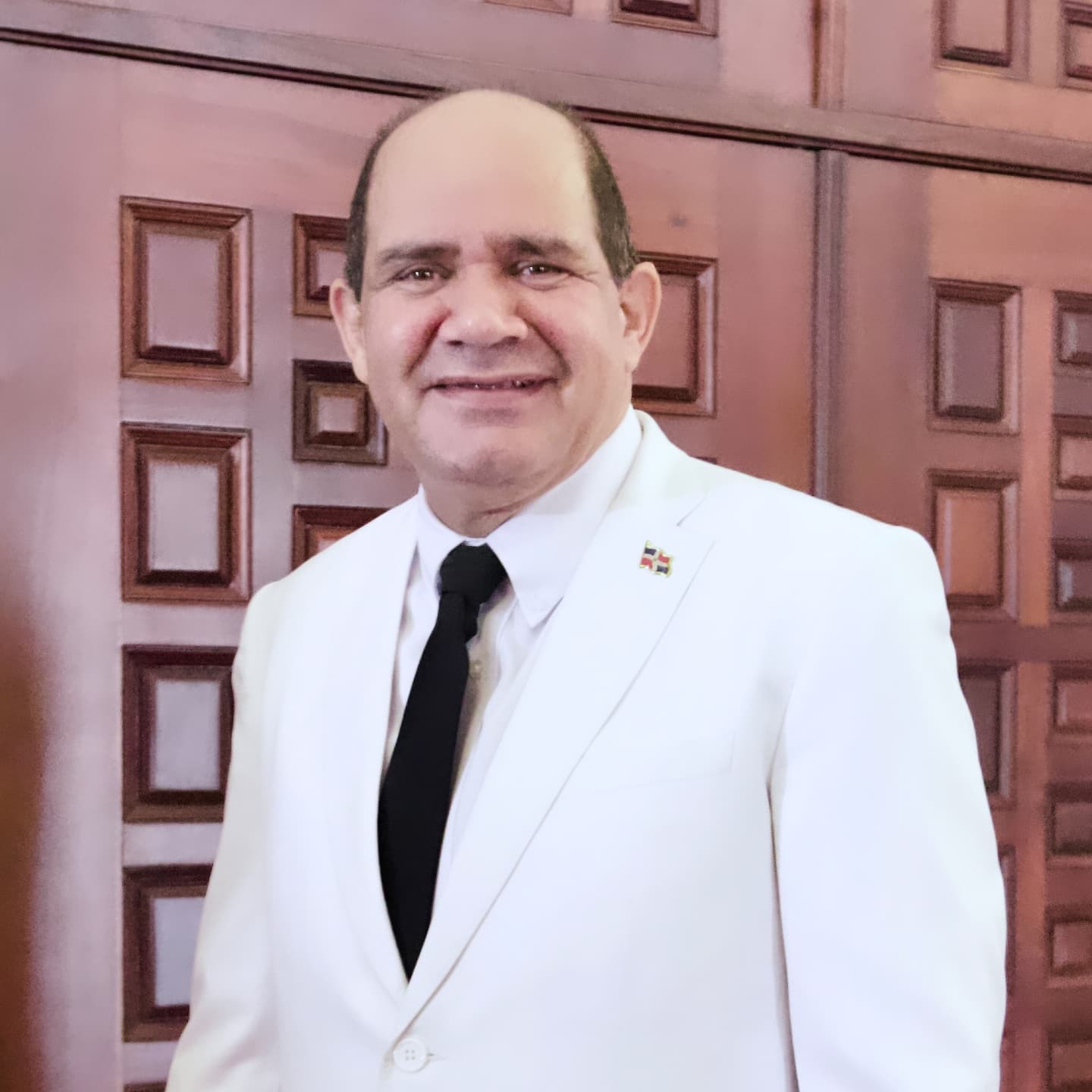 Nando defiende su trayectoria ante intento de difamación