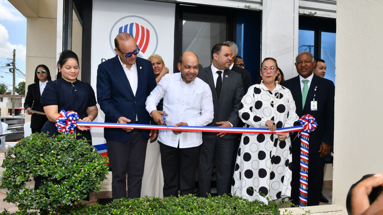 DGII y Defensor del Pueblo inauguran segunda Oficina de Defensoría del Contribuyente en Santiago
