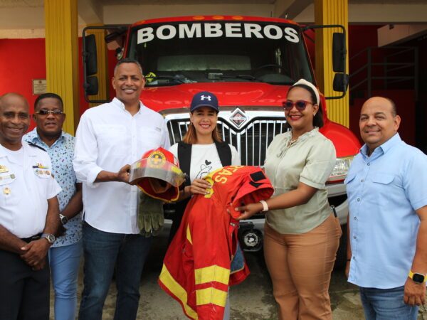 Ludwig Álvarez agradece donación de Bolívar Valera a bomberos de San Luis y Guerra