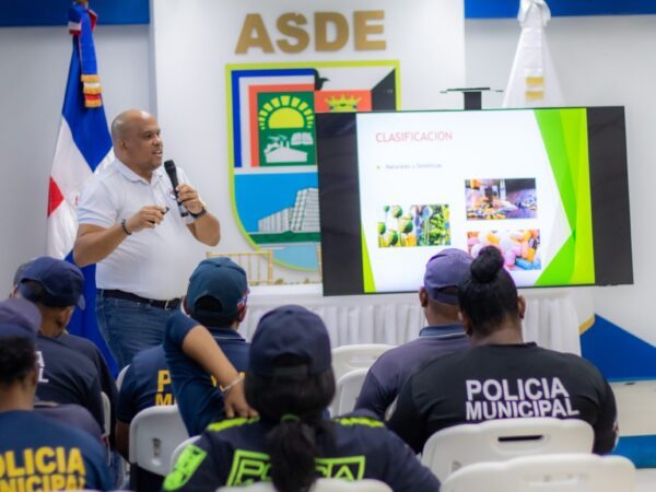 Ayuntamiento de Santo Domingo Este capacita policías municipales