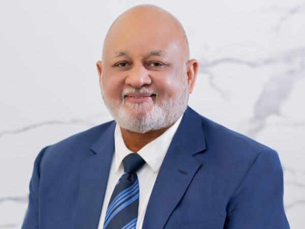 Roberto Fulcar aclara que no apoya a ningún aspirante presidencial