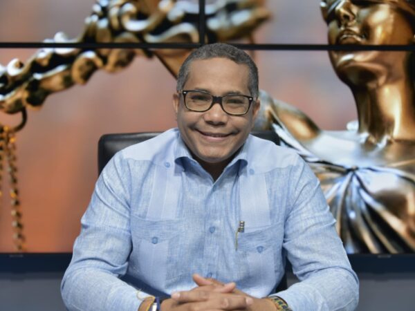 Eddy Skinner califica de «parche mal diseñado» el sistema de contenedores implementado por el alcalde Dío Astacio