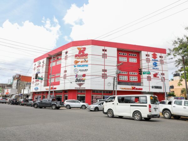 Edeeste desmantela conexión irregular de empresa en sector Villas Agrícolas