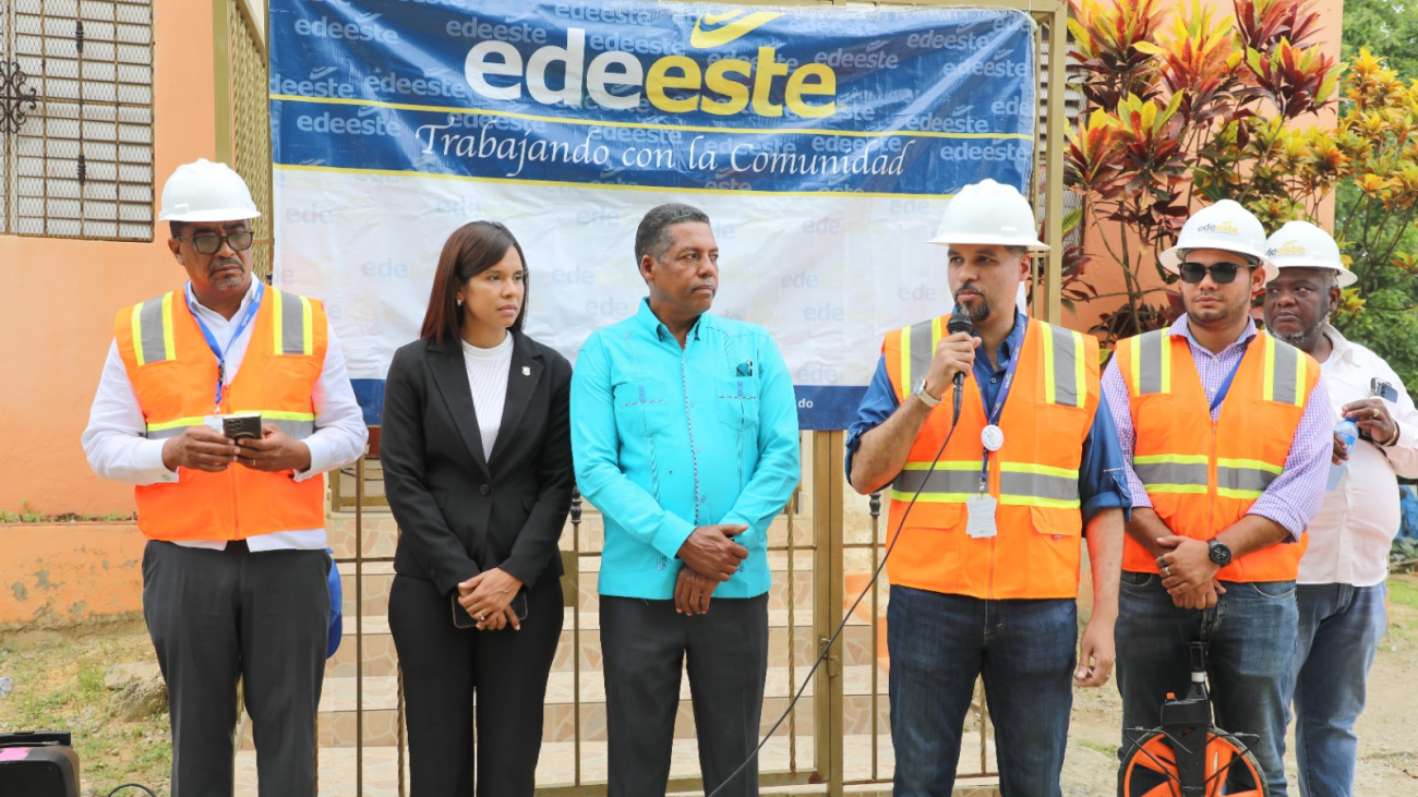 Edeeste inicia proyecto de rehabilitación de redes en Villa Mella