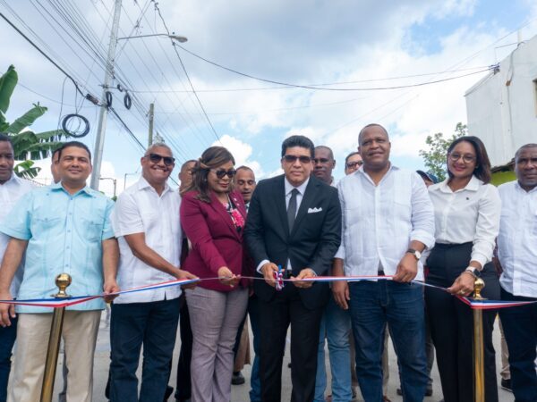 Alcalde de Santo Domingo Este inaugura sistema modelo de drenaje pluvial en Brisa del Este