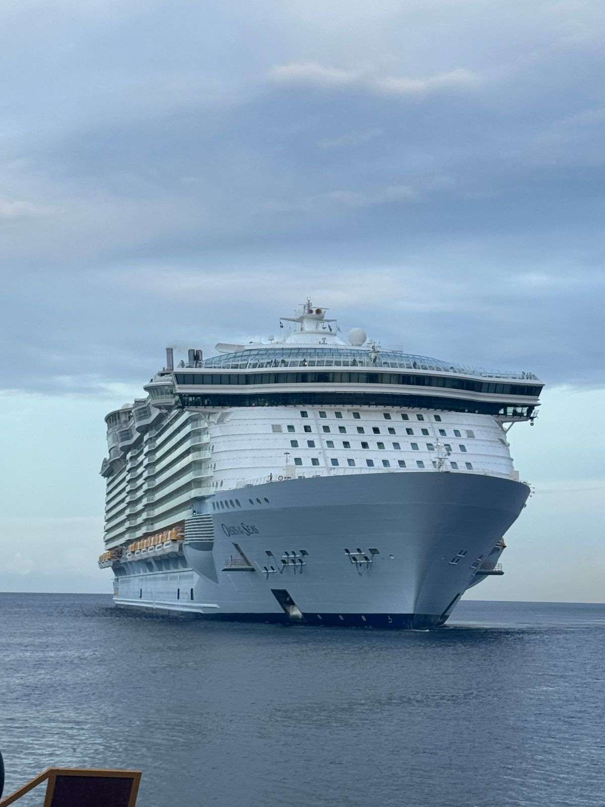 Crucero Oasis of the Seas arriba al puerto de Cabo Rojo con seis mil turistas a bordo