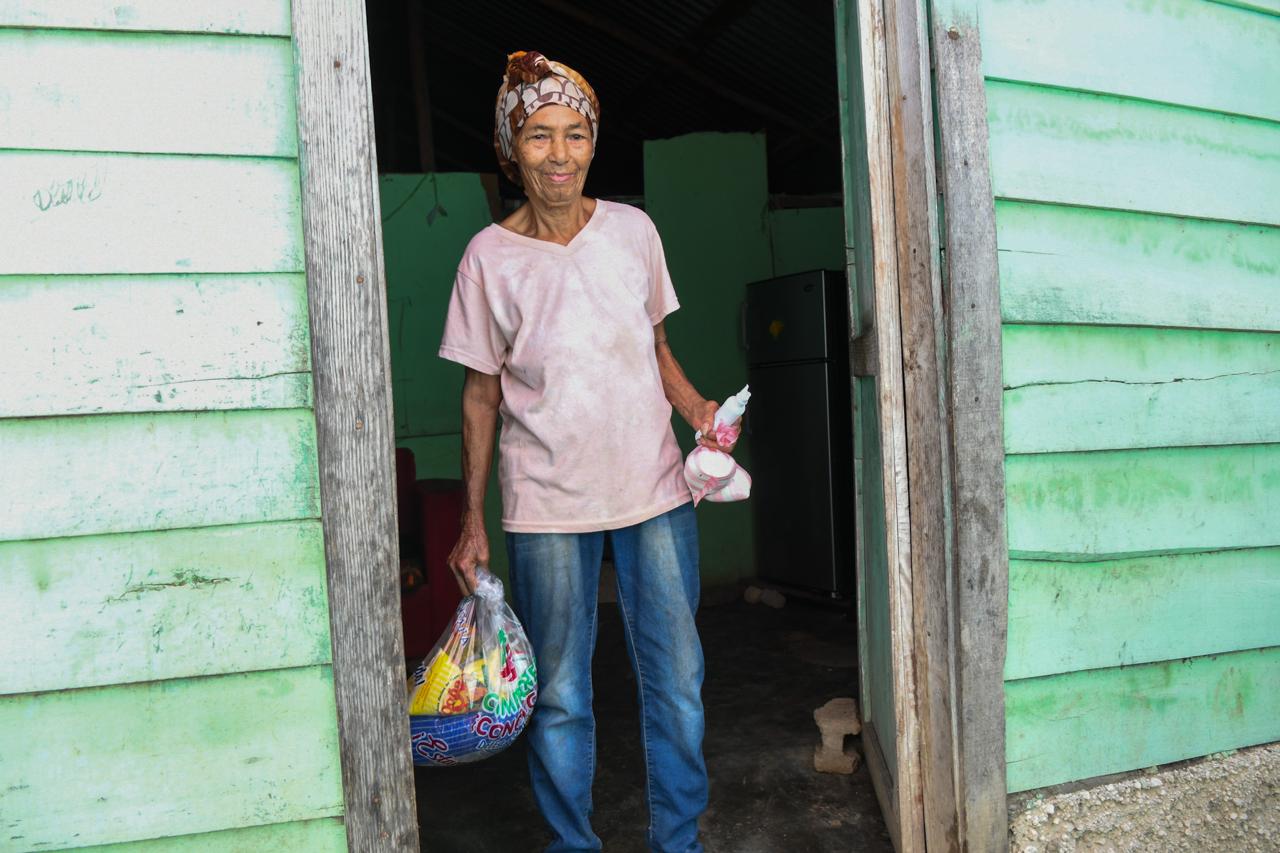 Gobierno realiza a través de Comedores Económicos del Estado amplio operativo de entrega de raciones crudas en Barahona