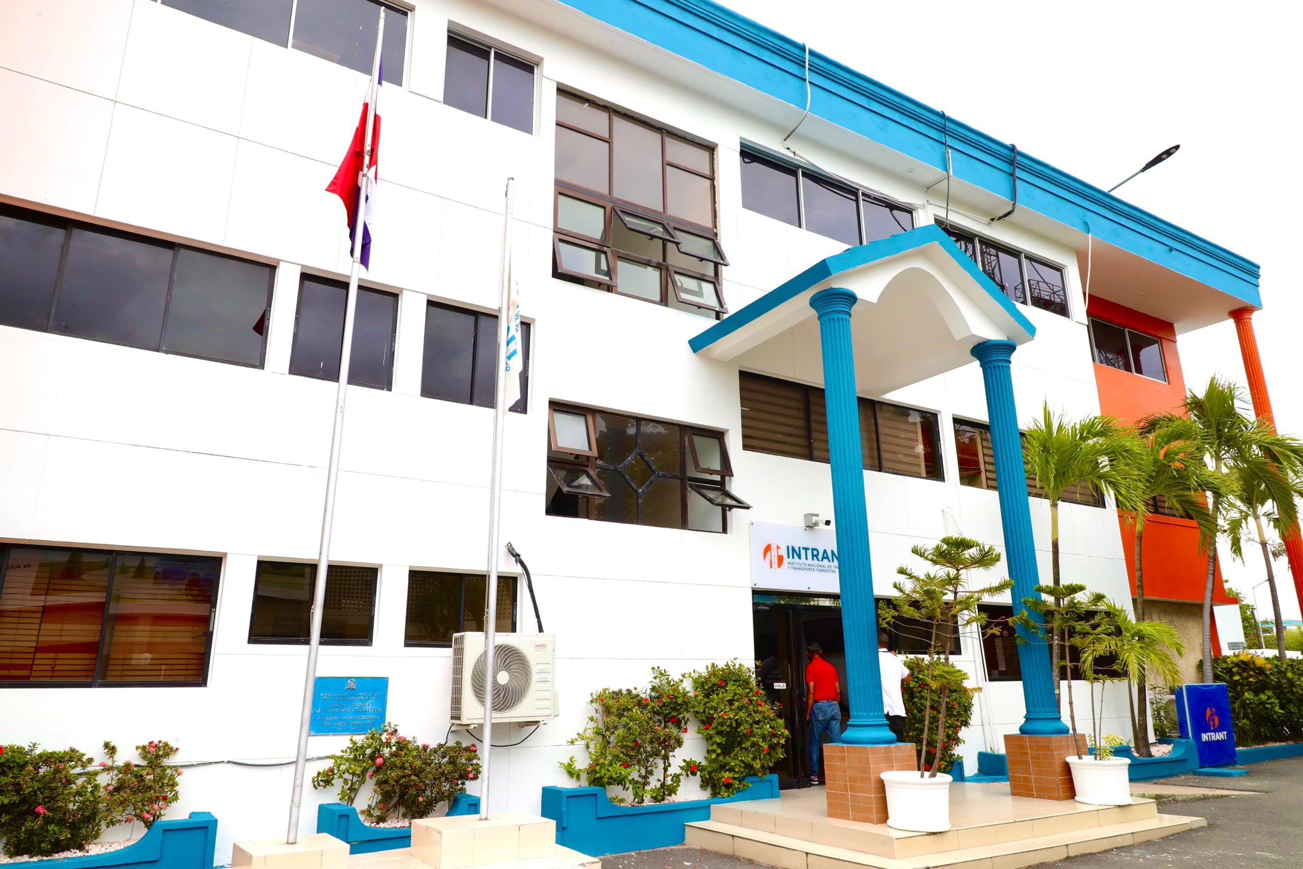 INTRANT desmiente pago millonario por contratación de servicios legales