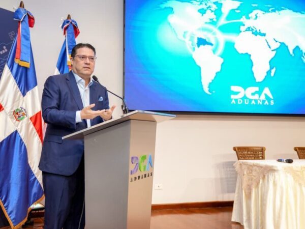 DGA y HIT extienden horario en Puerto Río Haina