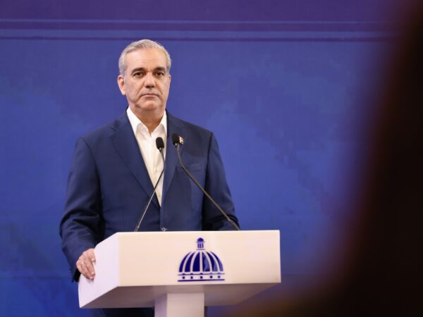 Gobierno investiga apagón en el AILA