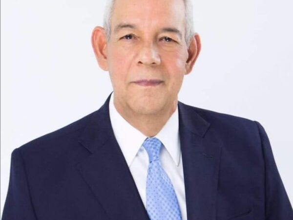 Luis Hernández se perfila como nuevo miembro de la Dirección Política de la Fuerza del Pueblo