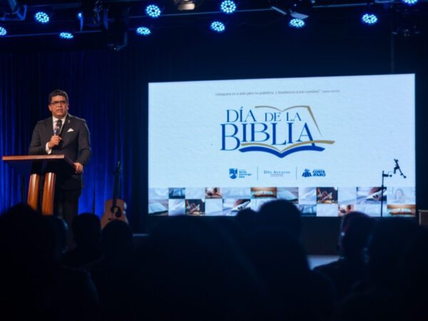 Alcalde de Santo Domingo Este celebra el Día Nacional de la Biblia