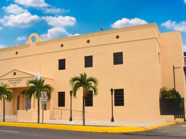 Dejan fuera a militares y policías de los beneficios del IDAC