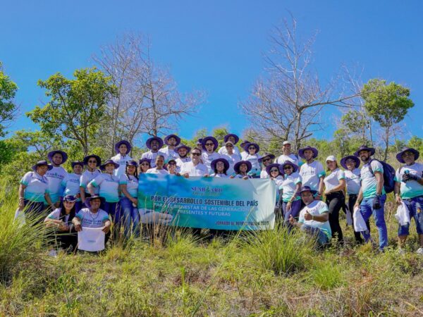 Seaboard realiza la II jornada de reforestación en la Loma Guaigüí, en La Vega