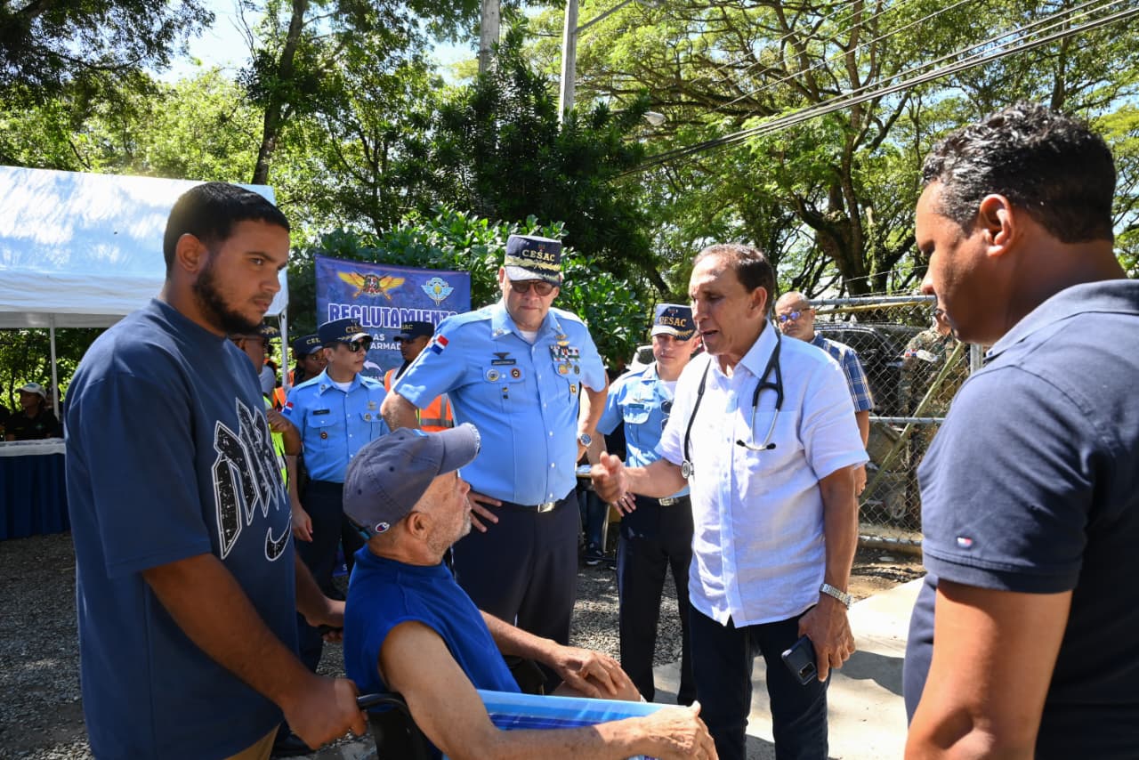 CESAC y Fundación Cruz Jiminián llevan salud y esperanza a Licey al Medio