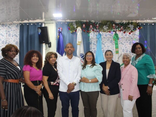 Programa del Ministerio de Educación llega al Distrito Educativo 10-05 de Boca Chica