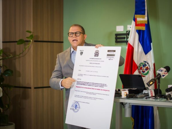 Diputado Rafael Castillo acusa al alcalde Dío Astacio de violar la Ley Municipal