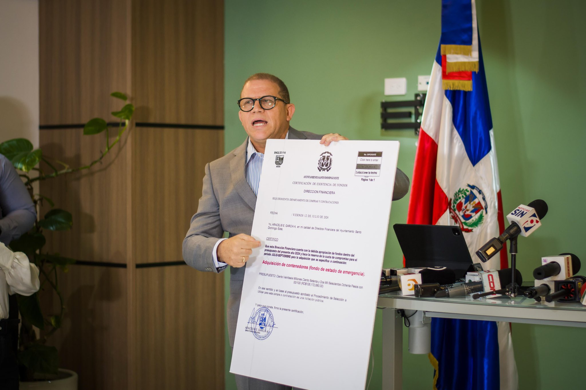 Diputado Rafael Castillo acusa al alcalde Dío Astacio de violar la Ley Municipal