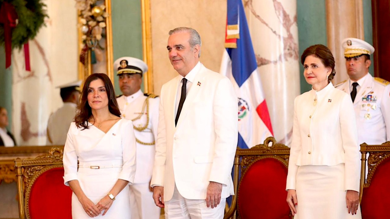 Presidente Abinader recibe cartas credenciales de siete nuevos embajadores en el Palacio Nacional