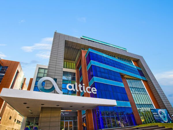 Usuarios denuncian presunta estafa por duplicado de chips en Altice
