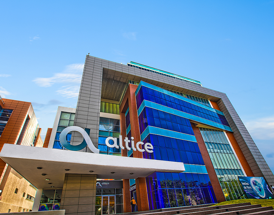 Usuarios denuncian presunta estafa por duplicado de chips en Altice