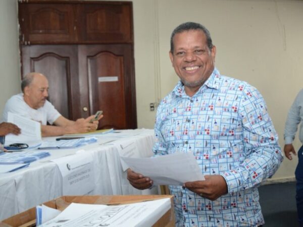 Periodista Félix Rubio acusa al director del CECCOM de intentar intimidarlo