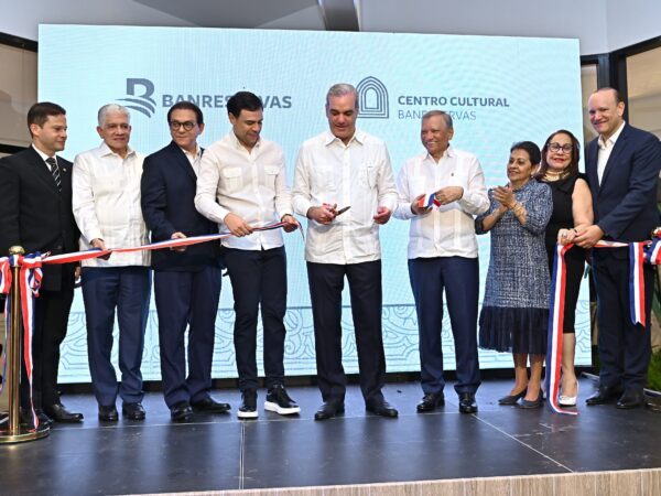 Banreservas inaugura Centro Cultural en el antiguo Hotel Mercedes de Santiago