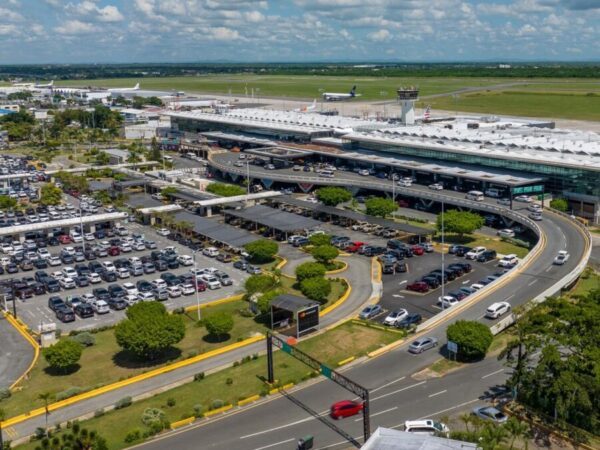 AERODOM habilita estacionamientos remotos