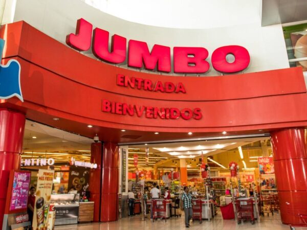 Periodista denuncia alto contenido de sal en pollo asado vendido en Jumbo