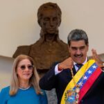 Donald Trump dice que Nicolás Maduro fue “capturado y sacado” de Venezuela junto con su esposa Cilia Flores