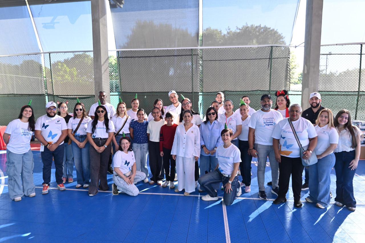 Voluntariado Banreservas entrega juguetes a hijos de colaboradores de la zona norte