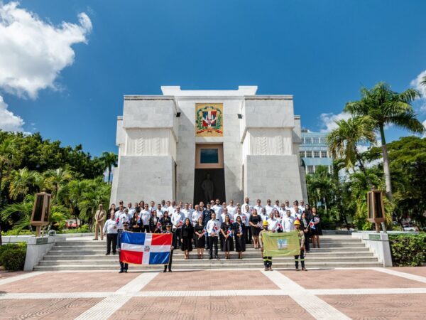 ETED conmemora el Mes de la Patria