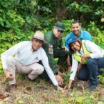 Ayuntamiento del Distrito Nacional planta 500 árboles y recolecta 150 fundas de desechos plásticos