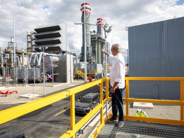 Presidente Abinader inaugura termoeléctrica Manzanillo Power Land
