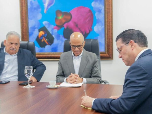 Gobierno y comerciantes trazan plan para evitar alzas alimentos