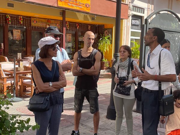 Miembro de ASOGUITUR denuncia falta de regulación en el sector de guías turísticos