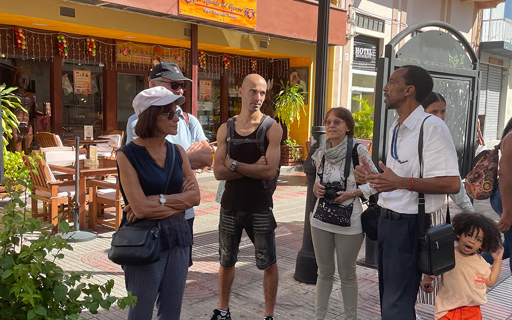 Miembro de ASOGUITUR denuncia falta de regulación en el sector de guías turísticos