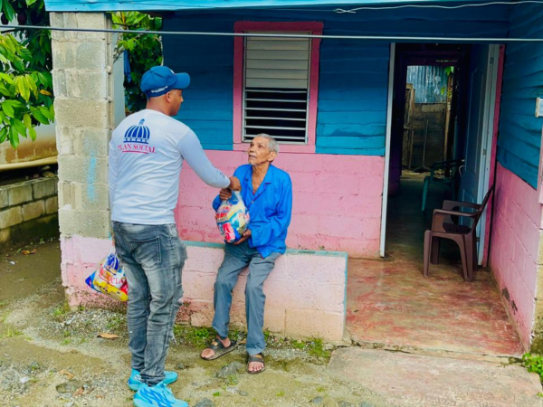 DASAC distribuye 38 mil raciones y asiste a familias afectadas por inundaciones