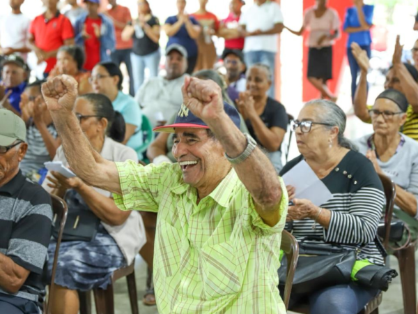 Presidente reafirma compromiso con Supérate tras diálogo con 6,000 familias beneficiarias