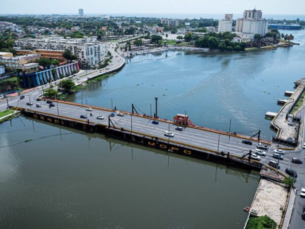 MOPC cerrará puente flotante por paso de embarcación