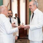 Presidente Abinader recibe cartas credenciales de seis nuevos embajadores