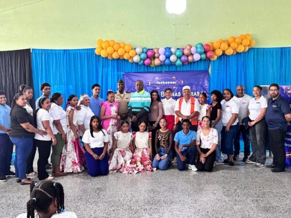 Fundación Buenas Obras reconoce a estudiantes meritorios en La Vega