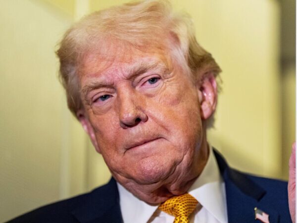 Trump dice que bloqueará el estrecho de Ormuz