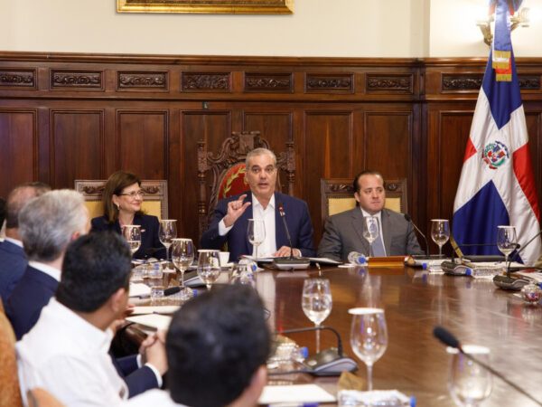Gobierno anuncia nuevas medidas para enfrentar el impacto de la crisis en Medio Oriente