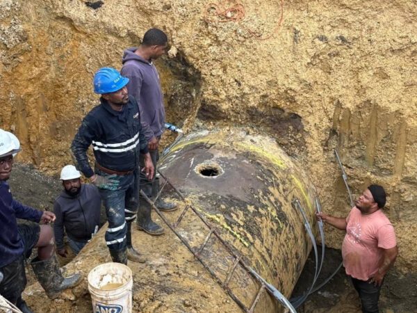 Avería deja sin agua a sectores de Santo Domingo Este