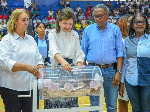 Gobierno inicia celebración del Día de las Madres a través de la DASAC