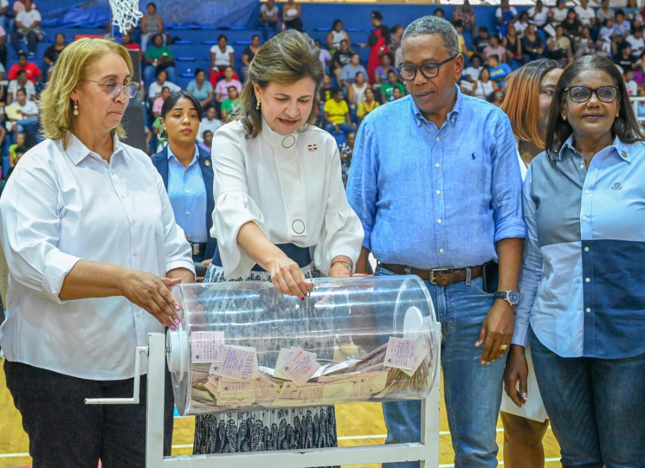 Gobierno inicia celebración del Día de las Madres a través de la DASAC