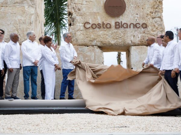 Abinader anuncia inversión de RD$20 mil millones para transformar Boca Chica