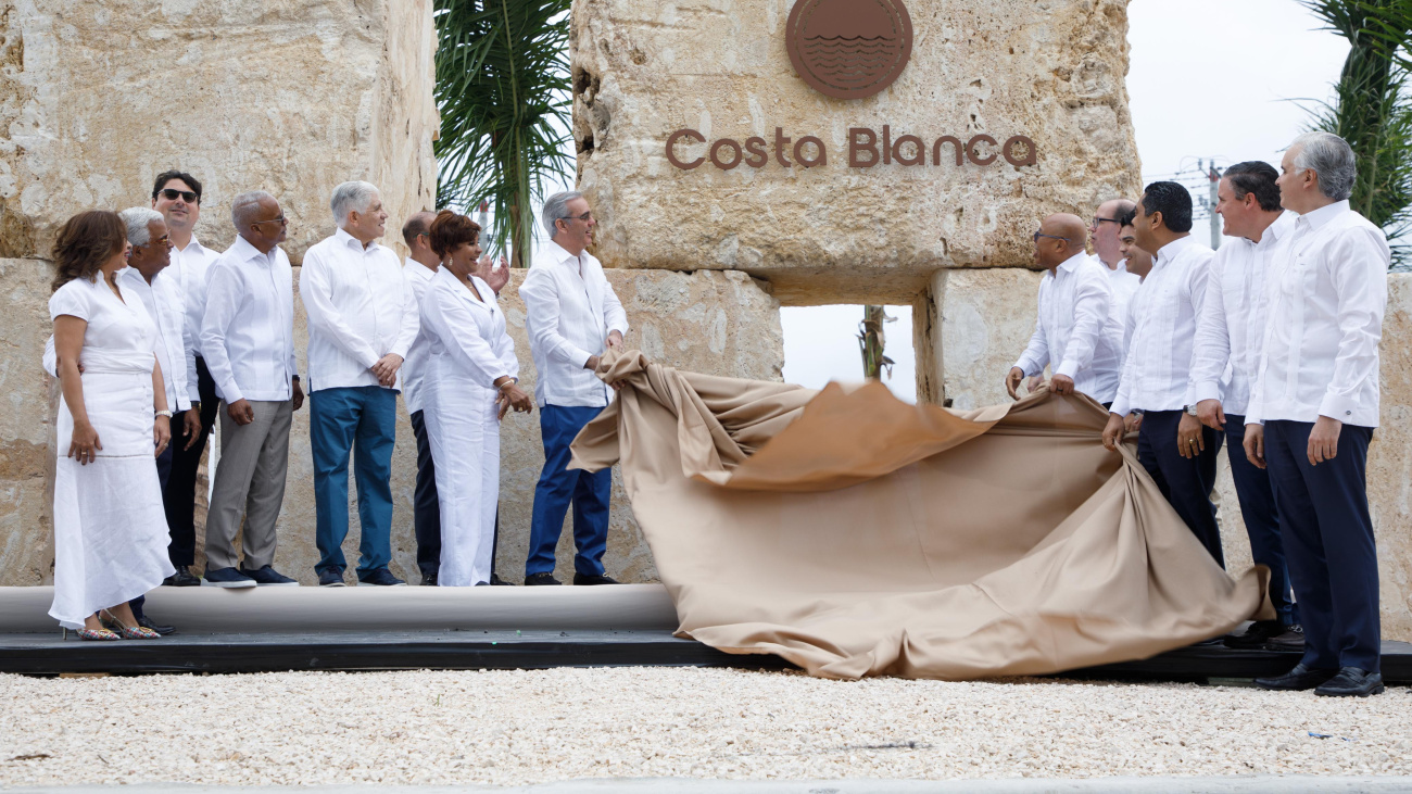 Abinader anuncia inversión de RD$20 mil millones para transformar Boca Chica